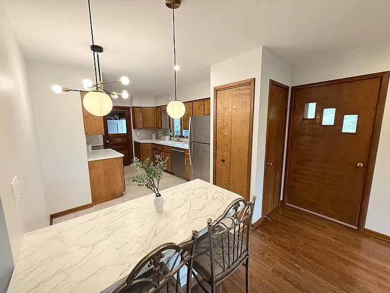 2350 N Eastman Rd — Photo 8