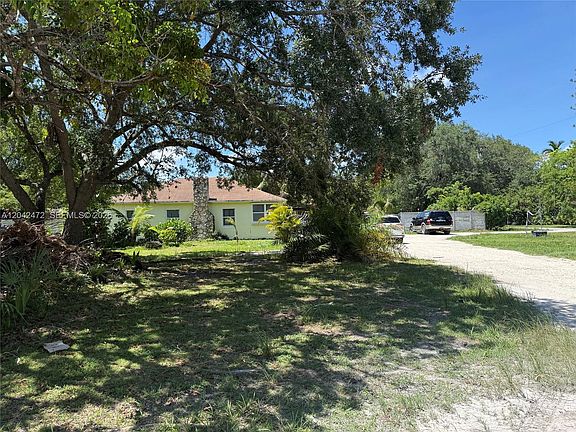 2nd image of 15201 SW 272nd St