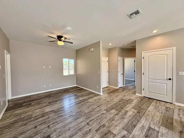 1530 Jose Ave — Photo 9