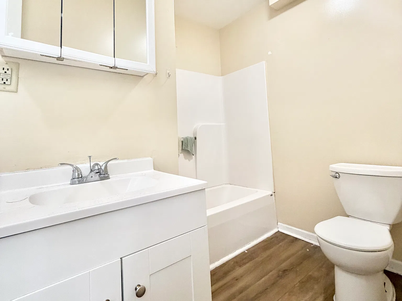2 bed, $1,625 — Photo 2