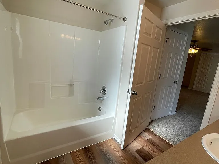 609 S Harborview St — Photo 18