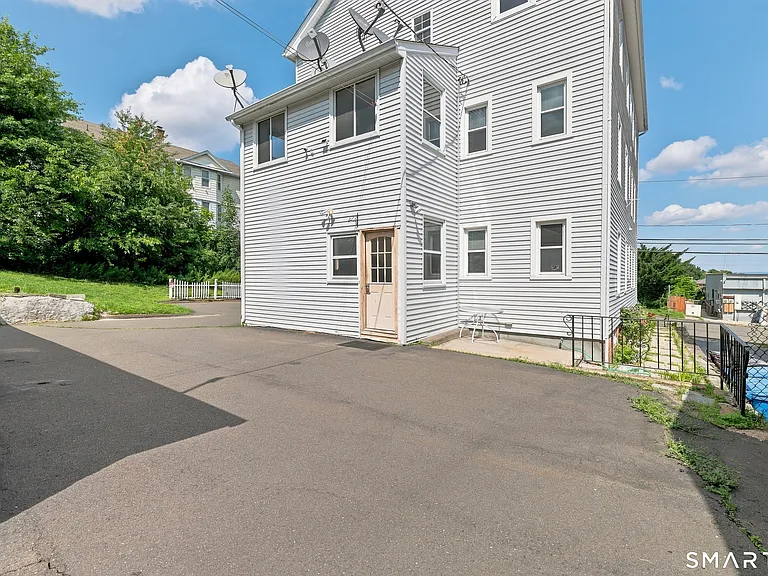 126 Booth St #2 — Photo 7