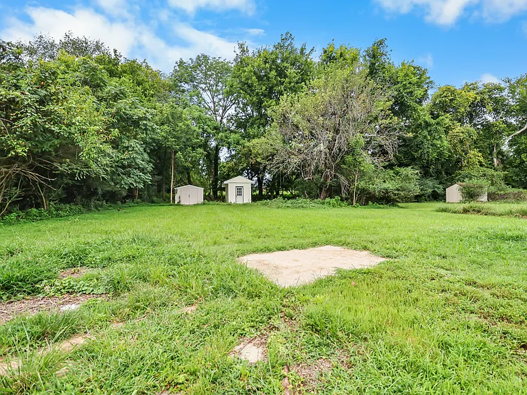 2724 Ann Dr — Photo 27