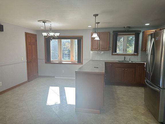 5th image of 368 Pierce Hill Rd