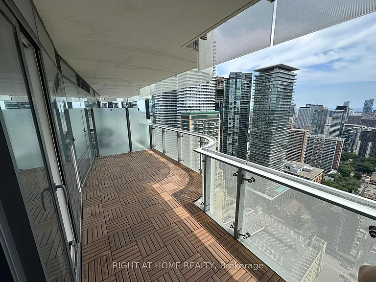 1 Bloor St E #3205 — Photo 11