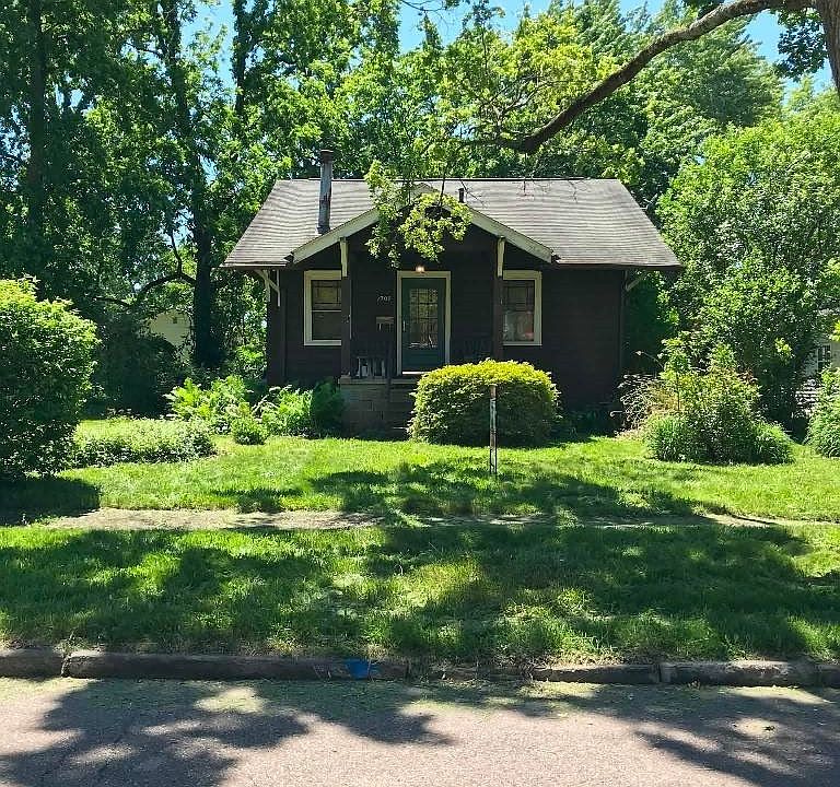 1st image of 1706 Hampton Rd