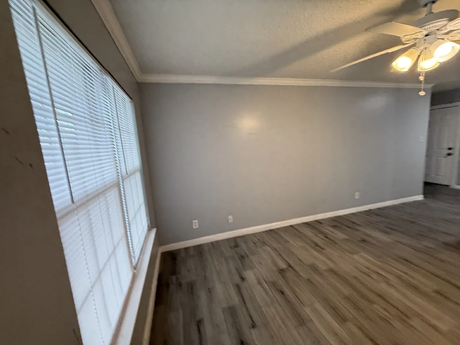 3 bed, 1.0 bath, 1960 sqft, $1,795 — Photo 4