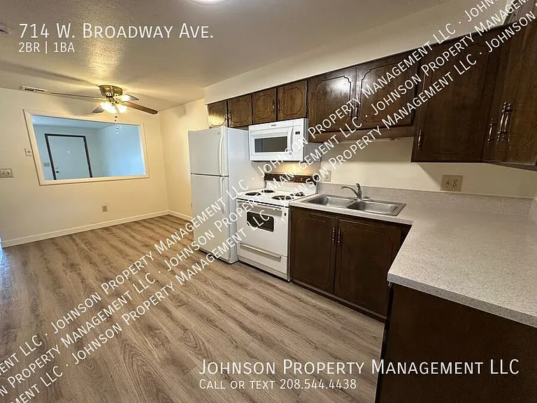 714 W Broadway Ave — Photo 2