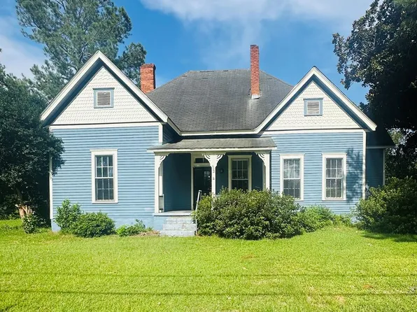 592 Pecan St SE, Dawson, GA 39842