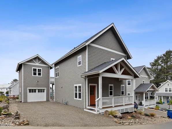 2065 NE Mulberry Loop, Lincoln City, OR 97367