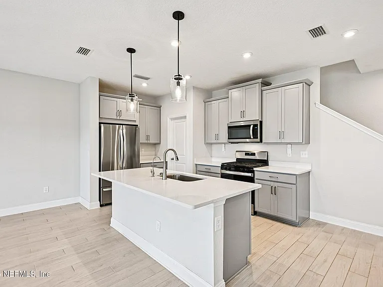13019 Holsinger Blvd — Photo 20