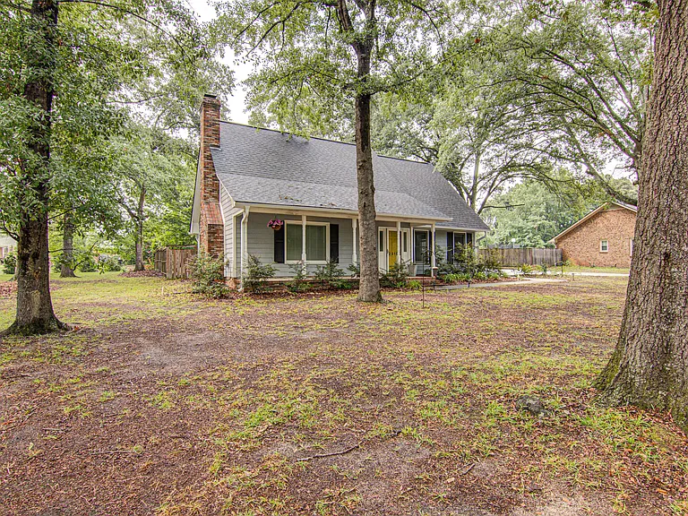 2315 Treetop Ln — Photo 44