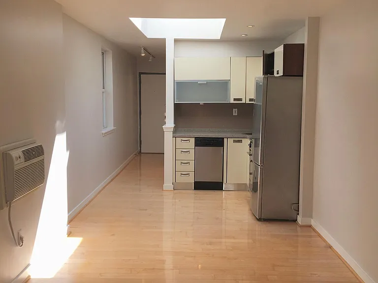 1521 Kingman Pl NW #5 — Photo 1