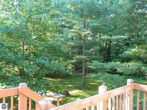 5th image of 20713 White Oak Dr