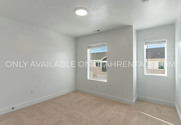 76 S Moonlit Rd — Photo 16