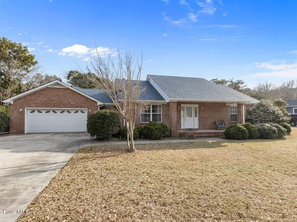 303 Pine Knoll Circle, Pine Knoll Shores, NC 28512