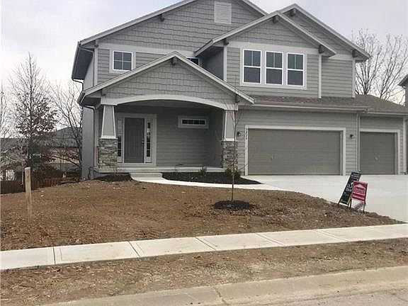 2nd image of 5225 Meadow View Dr