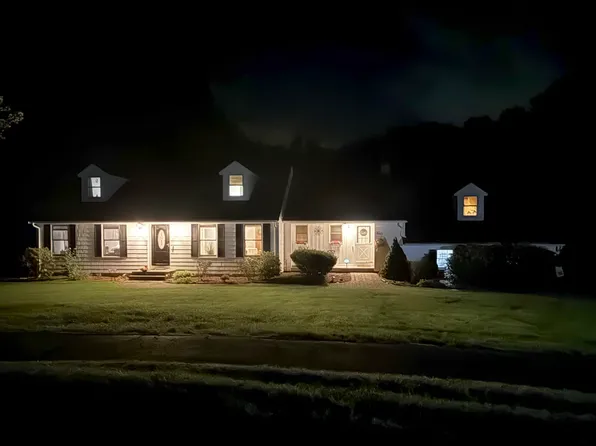 240 Meadow Wood Dr, Holden, MA 01520