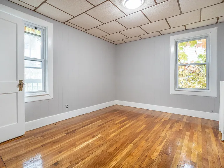 39 Perry St #1 — Photo 15