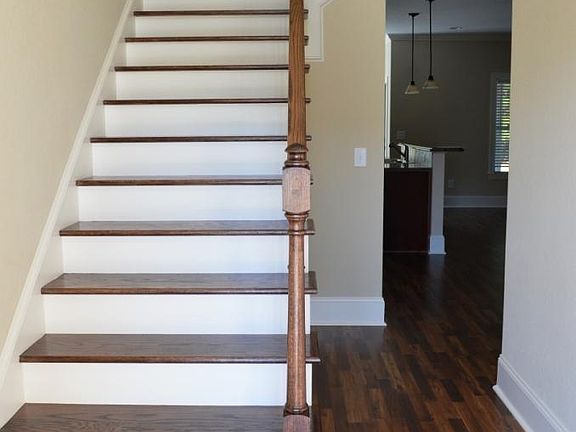 2nd image of 1612 A Cambria Drive