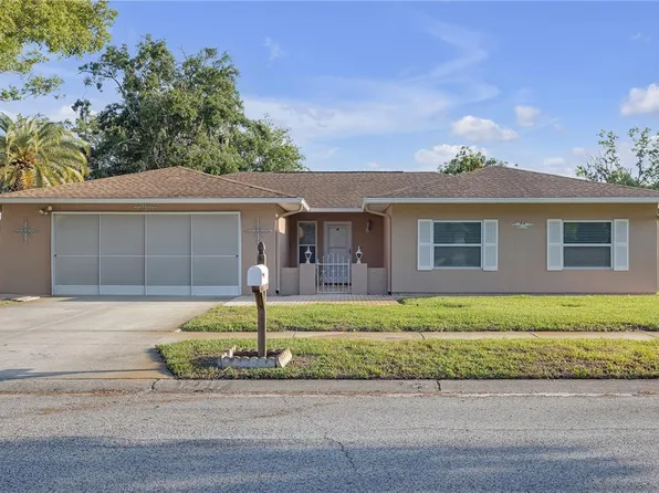 12817 Lake Tree Ln, Hudson, FL 34669