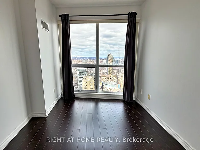 386 Yonge St #4207 — Photo 28
