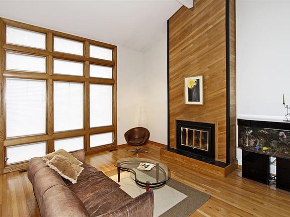 3rd image of 542 N La Londe Ave