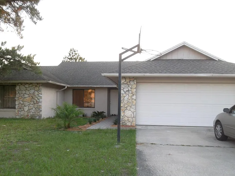 1020 Cama Ct — Photo 2