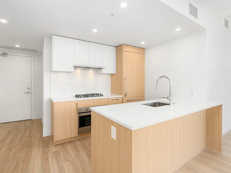 9675 King George Blvd #2707 — Photo 13