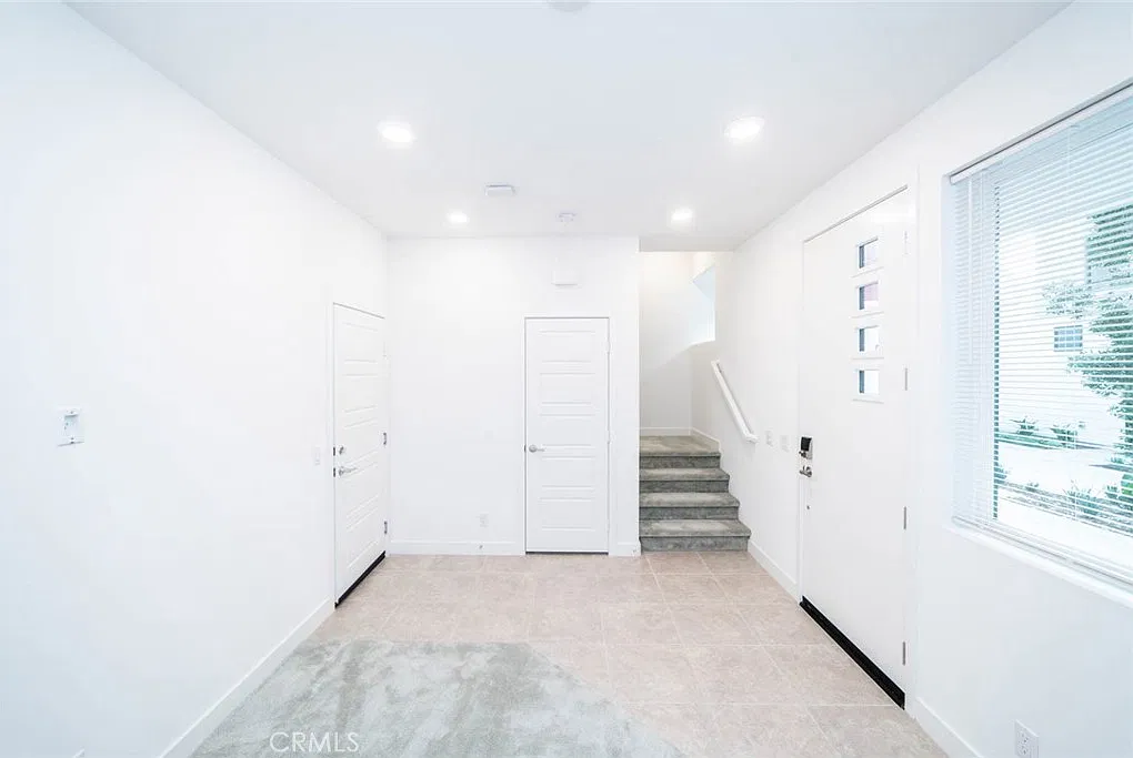 3 bed, 2.5 bath, 1772 sqft, $4,500 — Photo 3