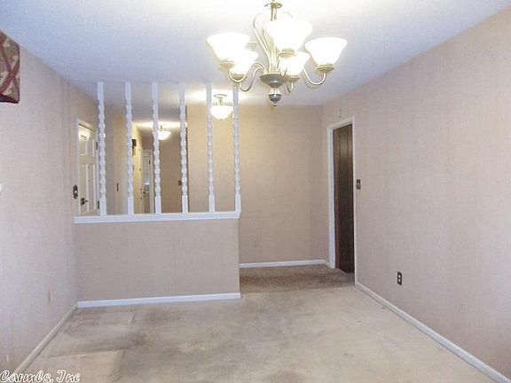 2nd image of 17 Stoneybrook Ln