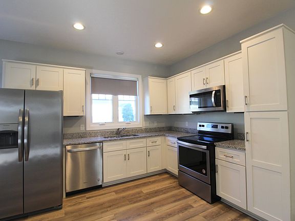 3rd image of 2646 Greenport Dr
