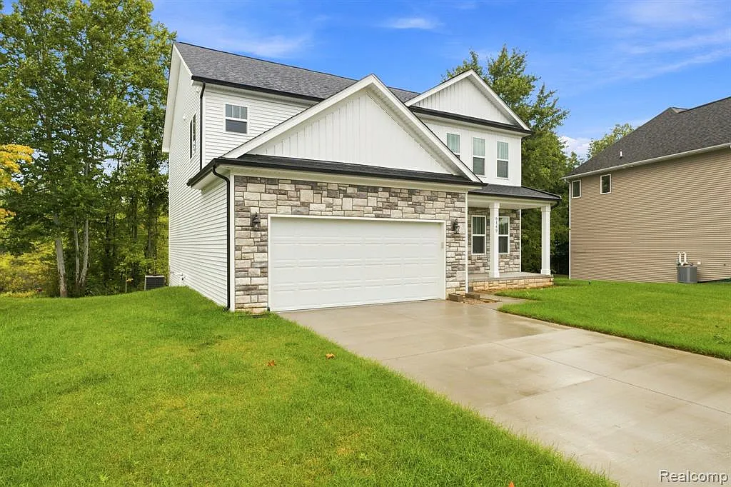4 bed, 2.5 bath, 2385 sqft, $2,695 — Photo 3
