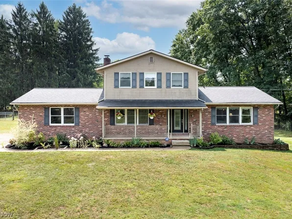 3090 Sourek Rd, Akron, OH 44333