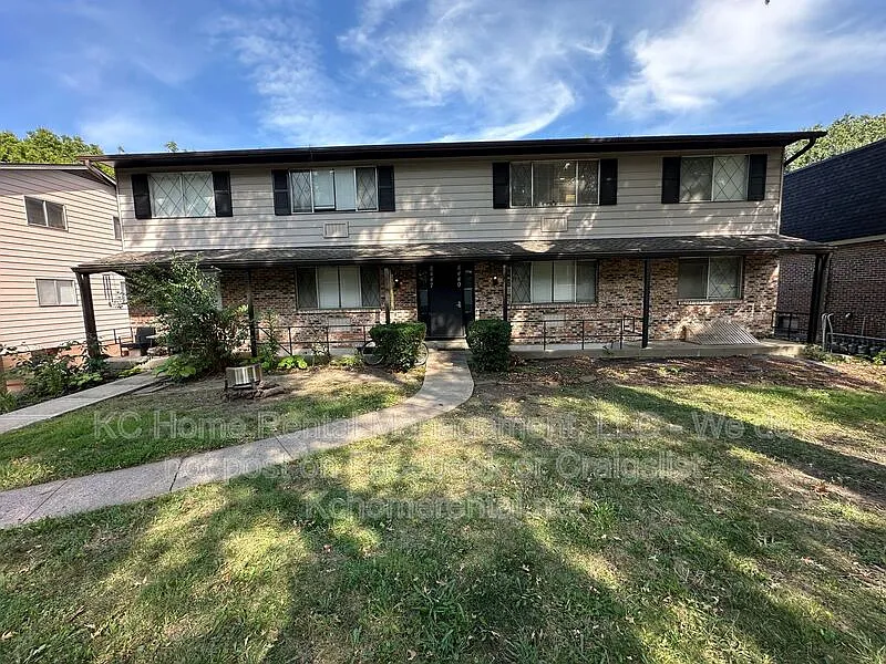 2 bed, 1.0 bath, $1,195 — Photo 1