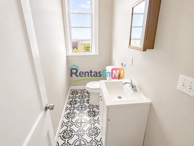 203 Renner Ave #1B — Photo 5