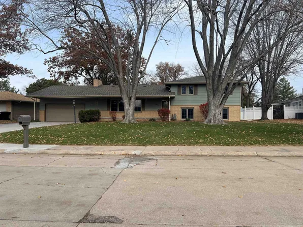 1824 W 11th St, Hastings, NE 68901