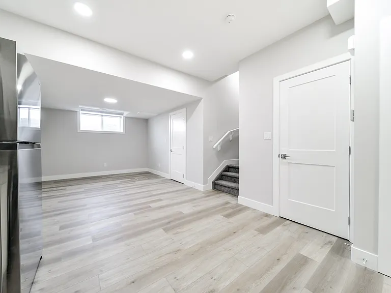 595 Black Stone Blvd #B — Photo 5