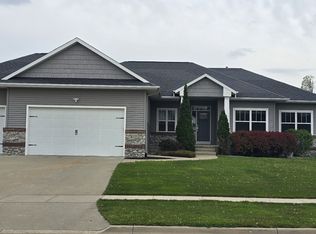 1217 Rolling Glen Dr, Marion, IA 52302
