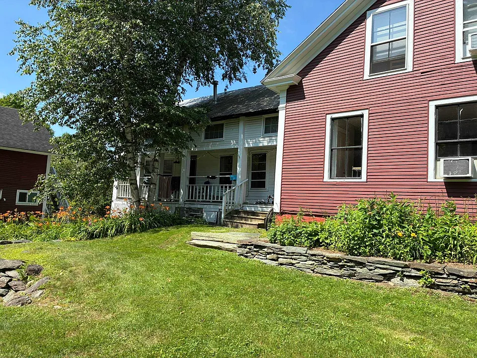 38 Sunset St
