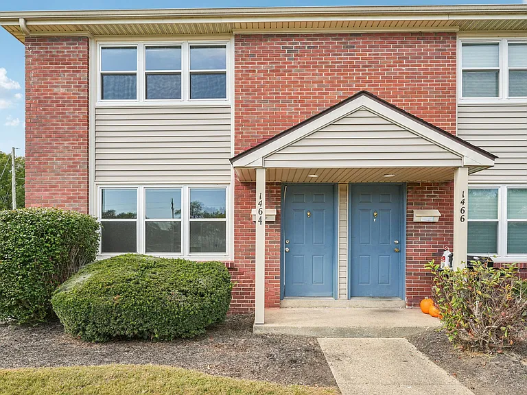 Columbus Crossing Townhomes — Photo 25