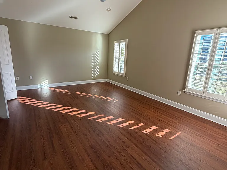 619 Uniola Dr — Photo 6