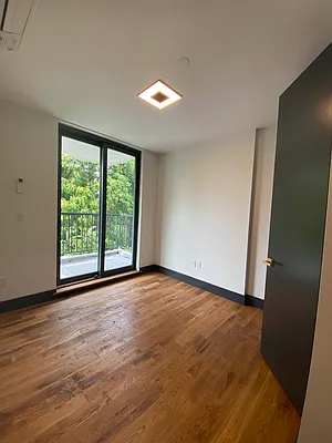 Rented by EXR | media 28