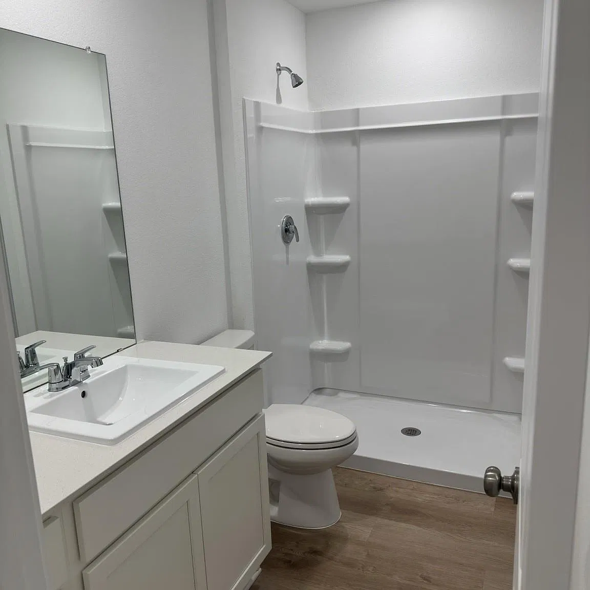3 bed, 2.0 bath, 1311 sqft, $1,700 — Photo 3