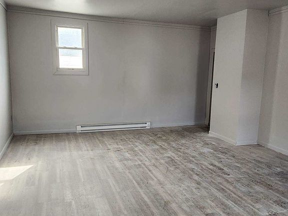 2nd image of 111 E Market St #2