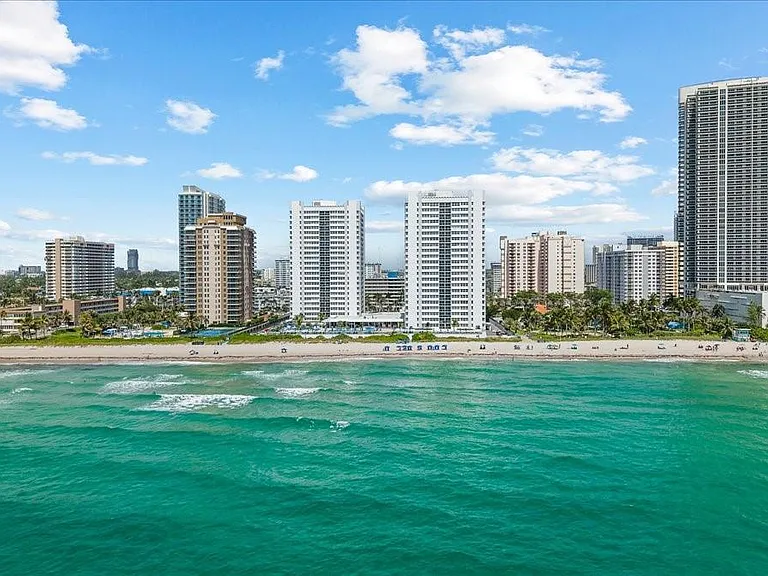 1890 S Ocean Dr #Penthouse 4 — Photo 45