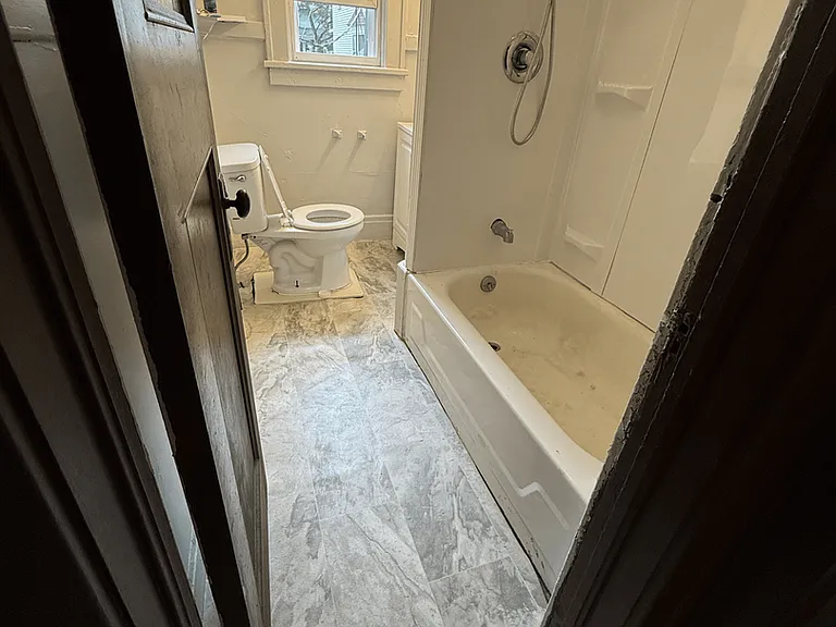 27 Carthage Dr — Photo 14