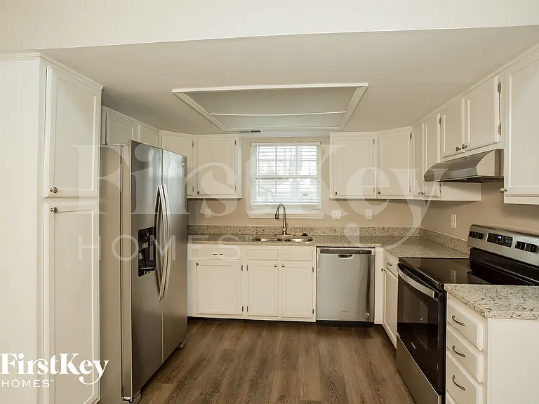 3335 Carly Ln — Photo 6
