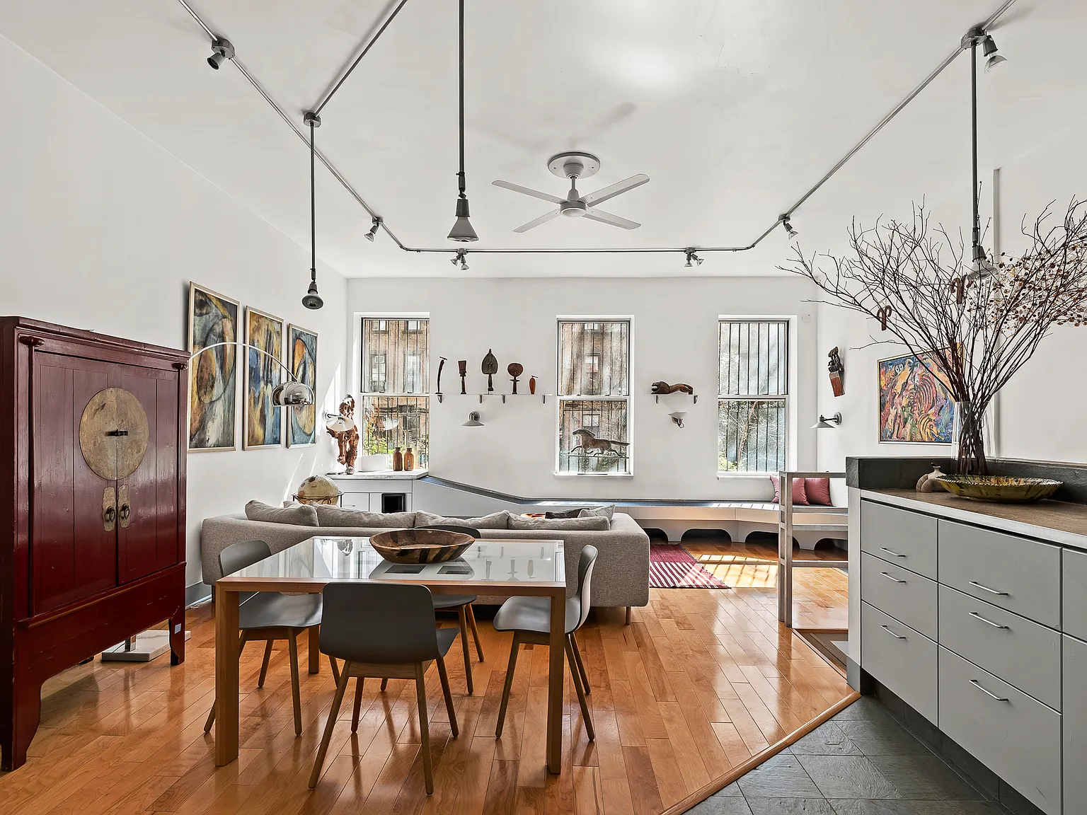 456 West 49th Street — Photo 3