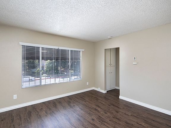 3rd image of 1550 Hornblend St #7
